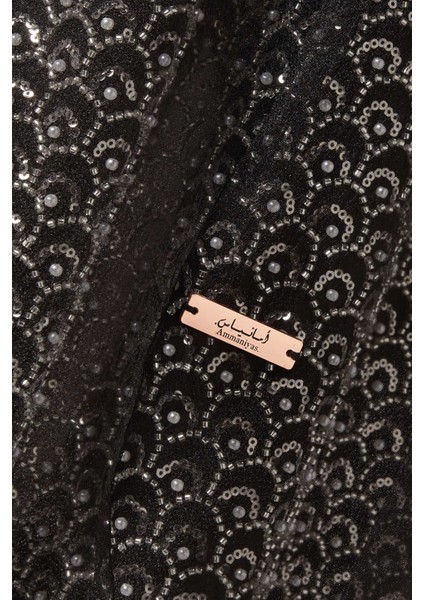 Sıcak Yaz Günleri Için Ince Tül Abaya Seti ile Şık ve Rahat Giyinme Seçenekleri