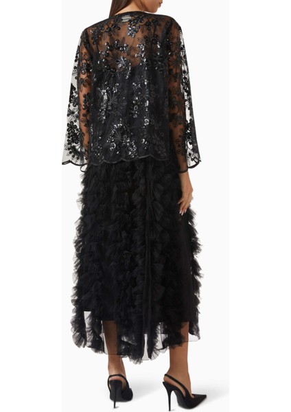 Romantik Dantel Rıhtımlara Sahip Mükemmel Şıklıkta Tül Abaya modelleri