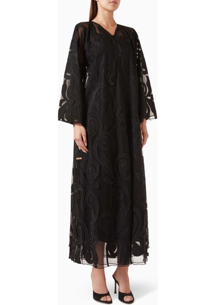 Şık Taş Işlemeli Abaya ile Rahat ve Şık Modest Moda Deneyimi