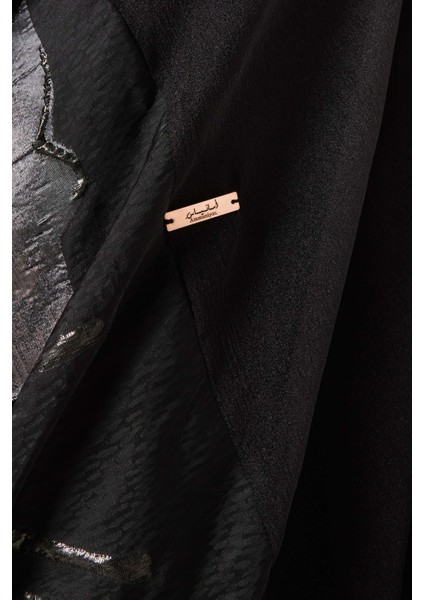 Şık Dantel Detaylı Organze Abaya ile Günlük Zarafetinizi Yükseltin