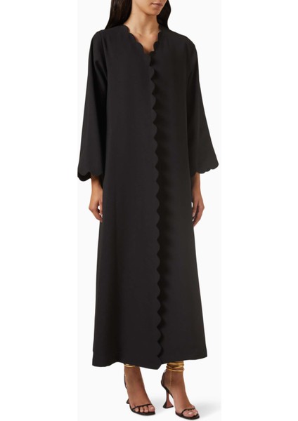 Modern V Yaka Abaya ile Şıklığı ve Modestliği Bir Arada Yaşayın