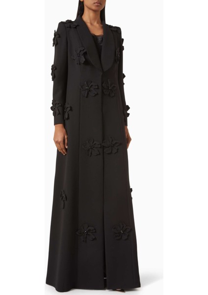 Şık Tülbent Abaya Çiçek Aplikeli Şıklığı ile Modern ve Gelenekselin Buluşması