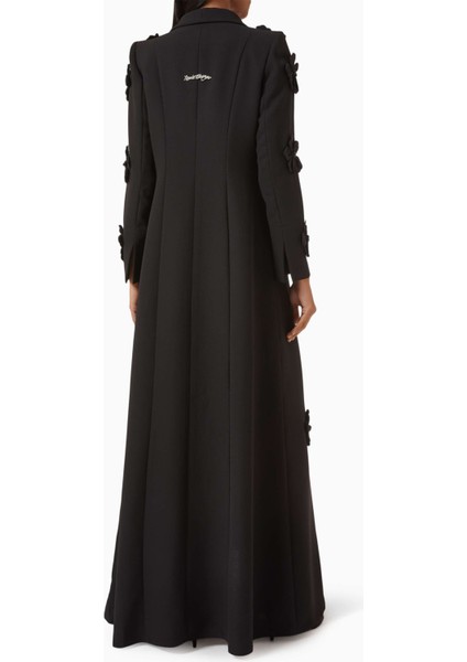 Şık Tülbent Abaya Çiçek Aplikeli Şıklığı ile Modern ve Gelenekselin Buluşması modelleri