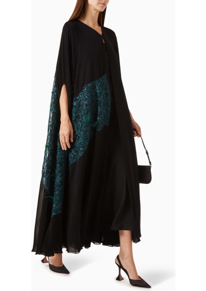 Şifon Kelebek Nakışlı Abaya Şık Tasarımı ve Uyumu ile Tamamlayıcı Şila ile Birlikte fiyatları