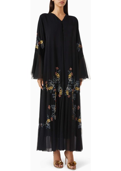 Şifon Üzeri Boncuk Işlemeli Abaya ve Şila Modeli ile Şık ve Rahat Tasarım