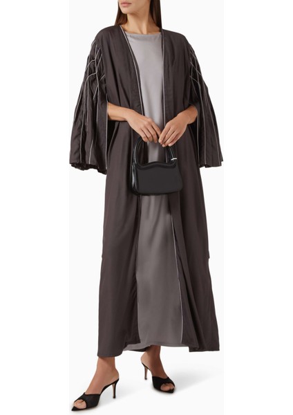 Işlemeli Abaya ve Sheila Seti ile Şıklığınızı Tamamlayın ve Rahatlığın Keyfini Çıkarın fiyatları