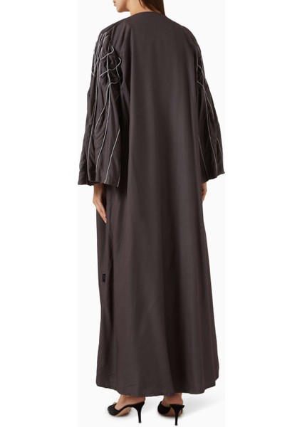 Işlemeli Abaya ve Sheila Seti ile Şıklığınızı Tamamlayın ve Rahatlığın Keyfini Çıkarın modelleri