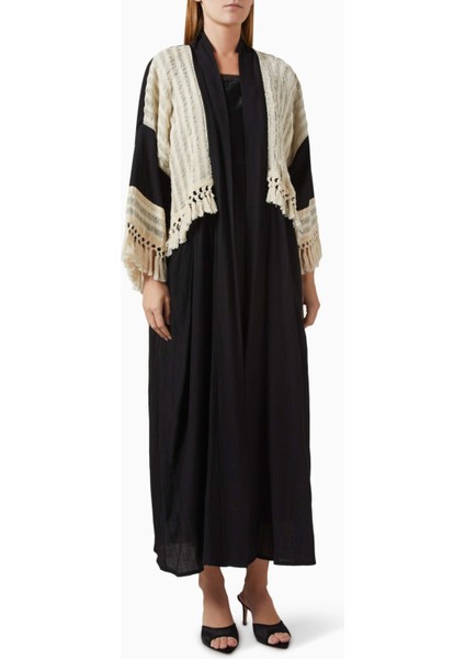 Şık Contrast Panellere Sahip Relaxed Yapılı Fringe Abaya ve Sheila Seti