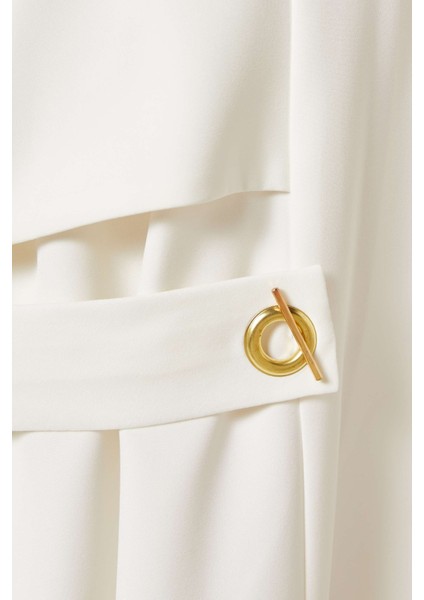 Şık Trench Coat Tarzı Abiye ile Günlük ve Gece Kombinleri Için Modern Kullanım fırsatları