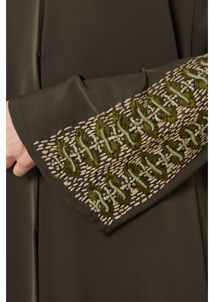 Minimalist Kesim Nakışlı Abaya Konforlu V Yaka ve Uyumlu Sheila ile Şık Görünüm indirimleri