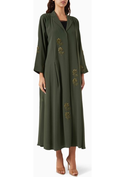 Şık Nakışlı Abaya Uzun Kollu ve Sheila ile Birlikte Rahat ve Fonksiyonel Tasarım