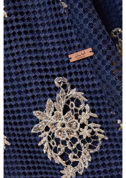 Şık Boncuk Işlemeli Abaya ile Zarif Kapama ve Konforlu Hareket Özgürlüğü indirimleri