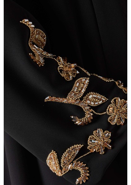 Şık Çiçek Nakışlı Abaya Rahat Tasarım ve Modern Dokunuş ile Göz Alıcı Kombinler Için Ideal indirimleri