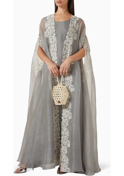 Şık Çiçek Nakışlı Abaya Pratik Kullanım Için Rahat Tasarım ile Stil Sahibi Olun fiyatları