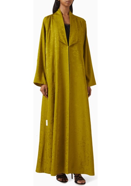 Konforlu ve Şık Çiçek Desenli Abaya ile Modern Tasarımlar Bir Arada