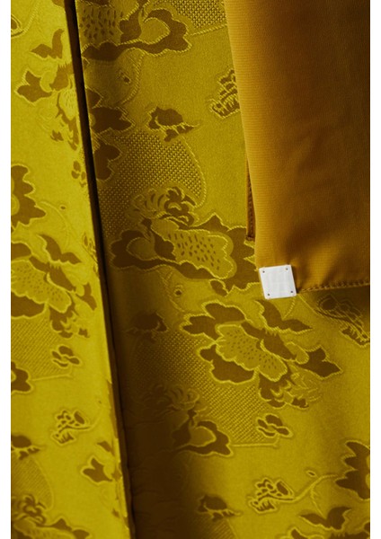 Konforlu ve Şık Çiçek Desenli Abaya ile Modern Tasarımlar Bir Arada indirimleri