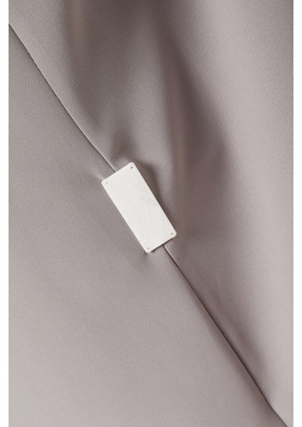 Modern Minimalist Notched Collar Abaya Uzun Kollu Aline Silueti ile Şıklığı Yansıtıyor indirimleri