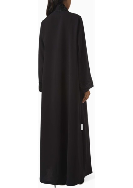 Zarif Dantelli Sarmalı Abaya Konforlu Tasarım ile Şıklığı Bir Arada Sunar modelleri