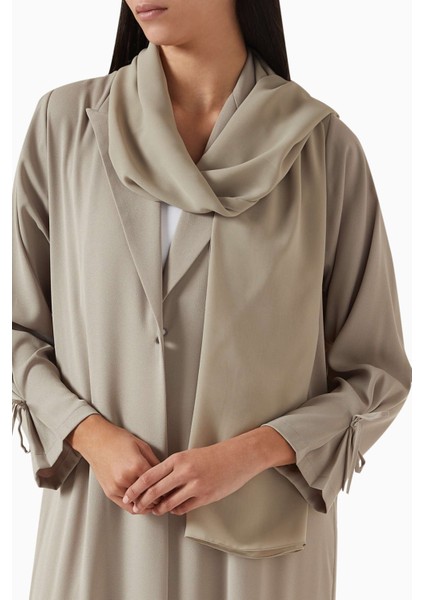 Modern Kesim Georgette Abaya ile Şık ve Zarif Modestwear Deneyimi fırsatları