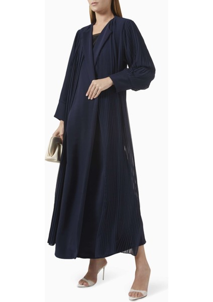 Şık Abaya Modeli Akıcı Plise Panellerle Gün Şıklığını Yakalayın fiyatları