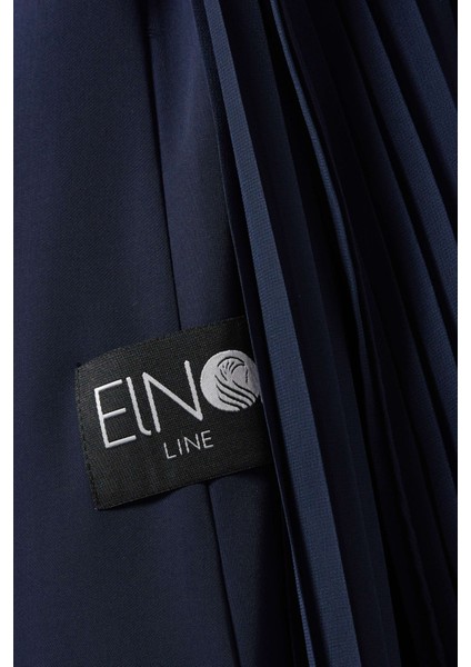 Şık Abaya Modeli Akıcı Plise Panellerle Gün Şıklığını Yakalayın indirimleri