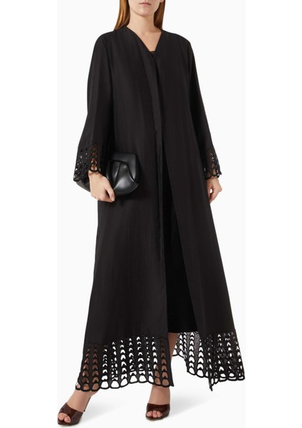 Konforlu Ipek Abaya Zarif Nakış Detaylarıyla Şıklığınızı Tamamlayın fiyatları