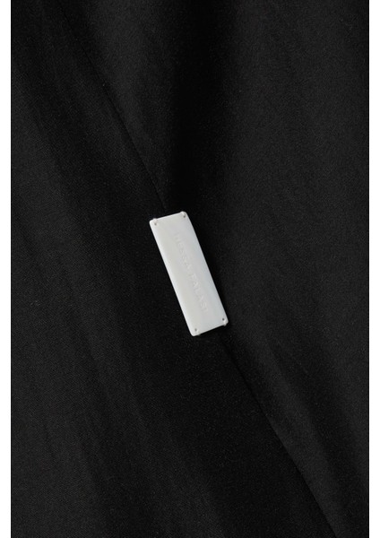 Konforlu Ipek Abaya Zarif Nakış Detaylarıyla Şıklığınızı Tamamlayın