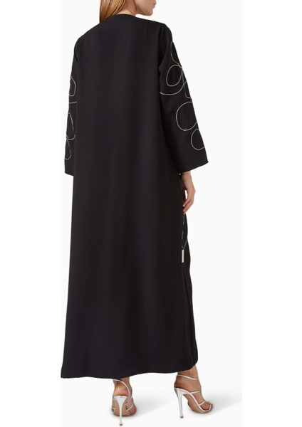 Şık Işlemeli Abaya Rahat Siluet ile Günlük ve Gece Kullanımına Uygun Tasarım modelleri