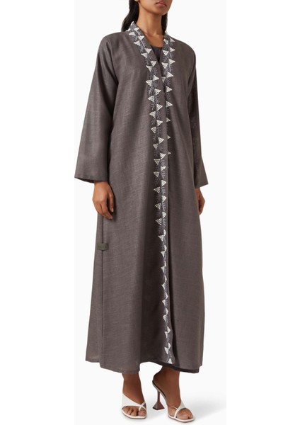 Hava Alan 3D Iplik Nakışlı Abaya ile Günlük ve Şık Tarzınızı Yükseltin
