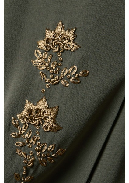 Şık Nakışlı Abaya Uzun Kollu ve Sheila ile Birlikte Rahat ve Fonksiyonel Tasarım indirimleri