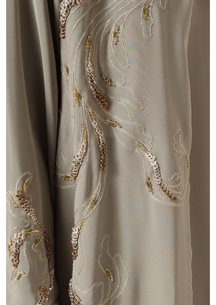 Şık Nida Abaya Boncuk Detaylı Tasarım ile Konfor ve Zarafetin Buluşması