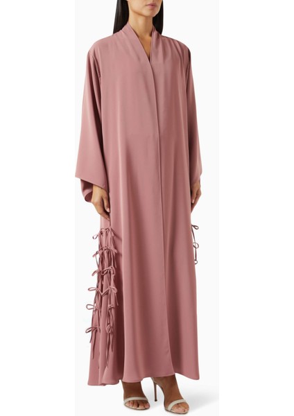 Büyüleyici Detaylarla Tasarlanan Oversize Abaya ile Şıklığınızı Tamamlayın