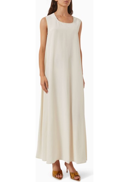 Konforlu ve Şık Sequin Süslemeli Abaya Modelleri ile Fark Yaratın fırsatları