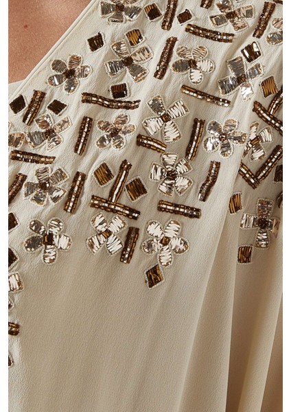 Konforlu ve Şık Sequin Süslemeli Abaya Modelleri ile Fark Yaratın indirimleri