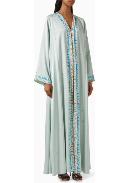 Modern Tasarıma Sahip Şık Abaya ile Konfor ve Zarafeti Yakalayın