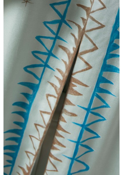 Modern Tasarıma Sahip Şık Abaya ile Konfor ve Zarafeti Yakalayın indirimleri