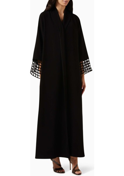 Şal Yaka Abaya Modern Tasarım Geleneksel Dokunuş ile Birleşiyor