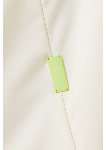 Lüks Tasarım ve Modern Yorum ile Şıklığı Yansıtan Abaya Modeli