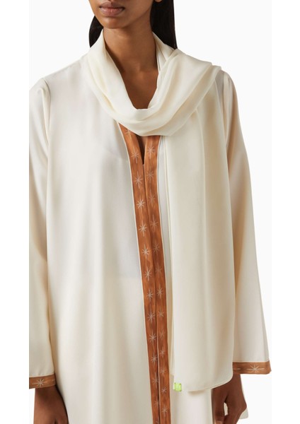 Lüks Tasarımlı Rahat Abaya Farklı Kullanım Seçenekleri ile Şıklığı Yakalayın fırsatları