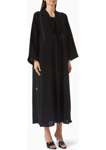 Şık Boncuk Süslemeli Rahat Abaya ve Uyumlu Sheila ile Zarif Duruş