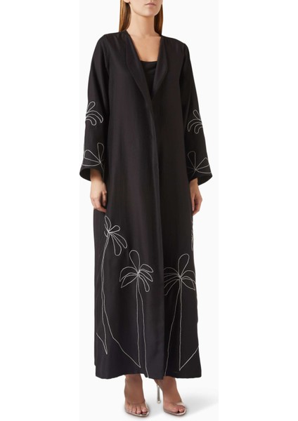 Konforlu Ipek Detaylı Abaya ile Günlük Şıklığı Yakalayın