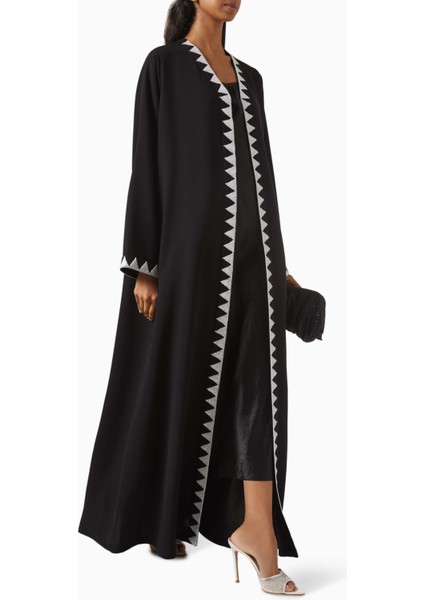 Lüks Tasarım ile Modern Tarza Sahip Kıvrımlı Yırtmaçlı Abaya Modeli fiyatları