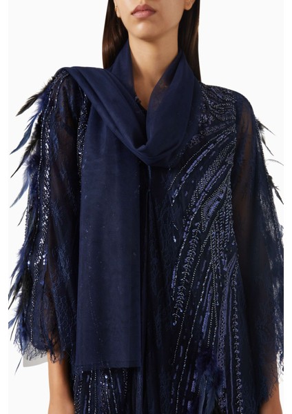 Tül Aksesuarlarla Süslenmiş Kuş Tüyü Abaya ve Koordineli Şeyla Modeli fırsatları