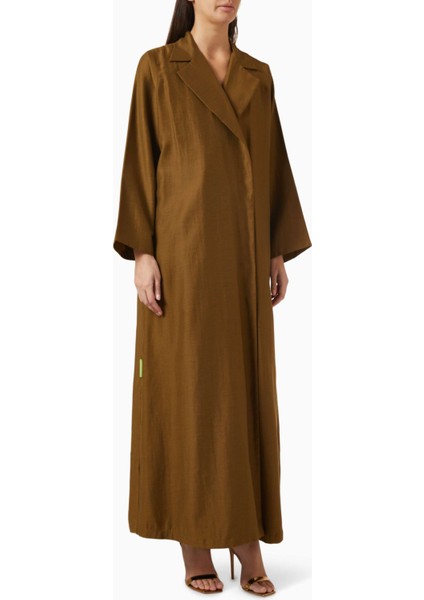 Zamansız Tasarımla Günlük Şıklık Sunan Notch Yaka Abaya ve Eşleşen Şeila