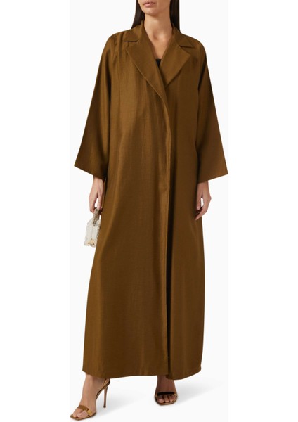 Zamansız Tasarımla Günlük Şıklık Sunan Notch Yaka Abaya ve Eşleşen Şeila fiyatları