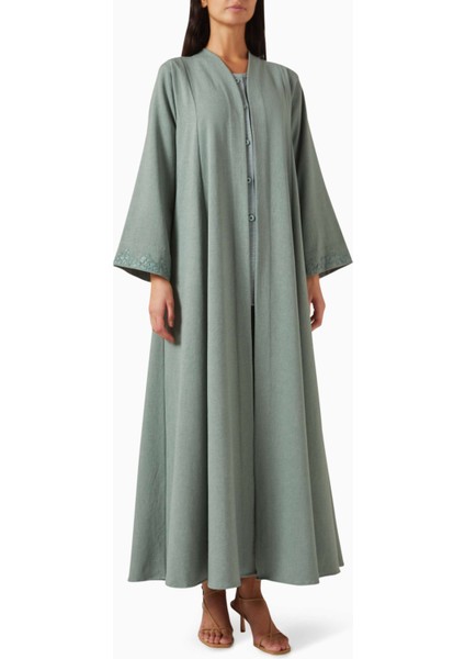 Dört Parça Rahat Abaya Seti ile Şıklığı Keşfedin ve Gün Boyu Konfor Yakalayın