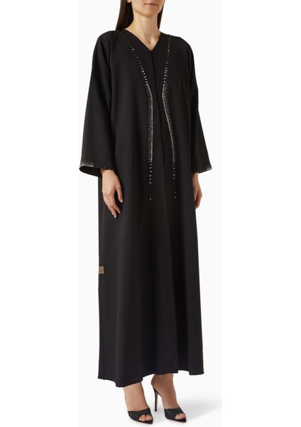 Şık Boncuk Detaylı Abaya ile Rahat ve Zarif Tarz Yakalayın