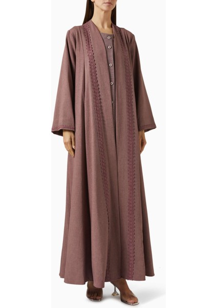 Şık Nakışlı 4 Parça Abaya Seti Günlük ve Özel Günler Için Üstün Konfor ve Zarafet