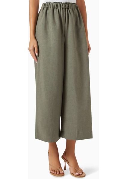 Dört Parça Işlemeli Abaya Seti Rahat Şıklık ve Günlük Kullanım Için Ideal indirimleri