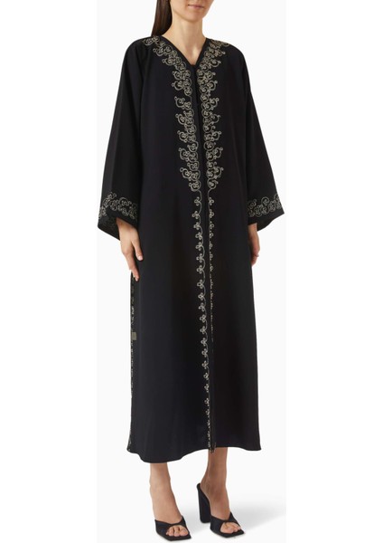 Işlemeli Abaya ve Sheila ile Şıklığı Yakalayın | Rahat ve Fonksiyonel Tasarım